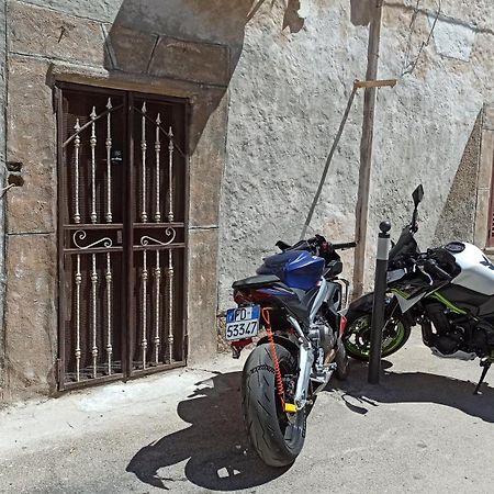 Casa Ele - Casa Indipendente Con Cucina - Bikes Friendly Apartment Sassari Exterior photo