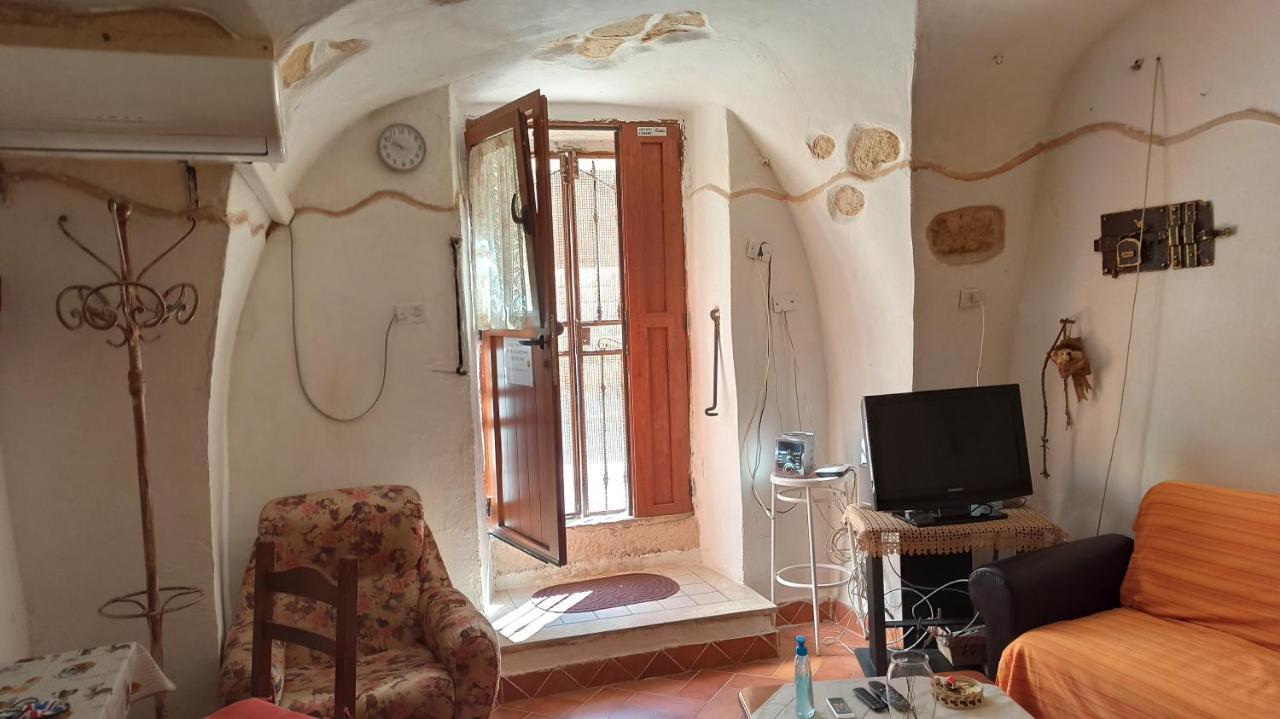 Casa Ele - Casa Indipendente Con Cucina - Bikes Friendly Apartment Sassari Exterior photo